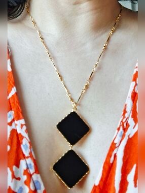 Vintage 80s Stylish Black Diamond Pendant Necklace